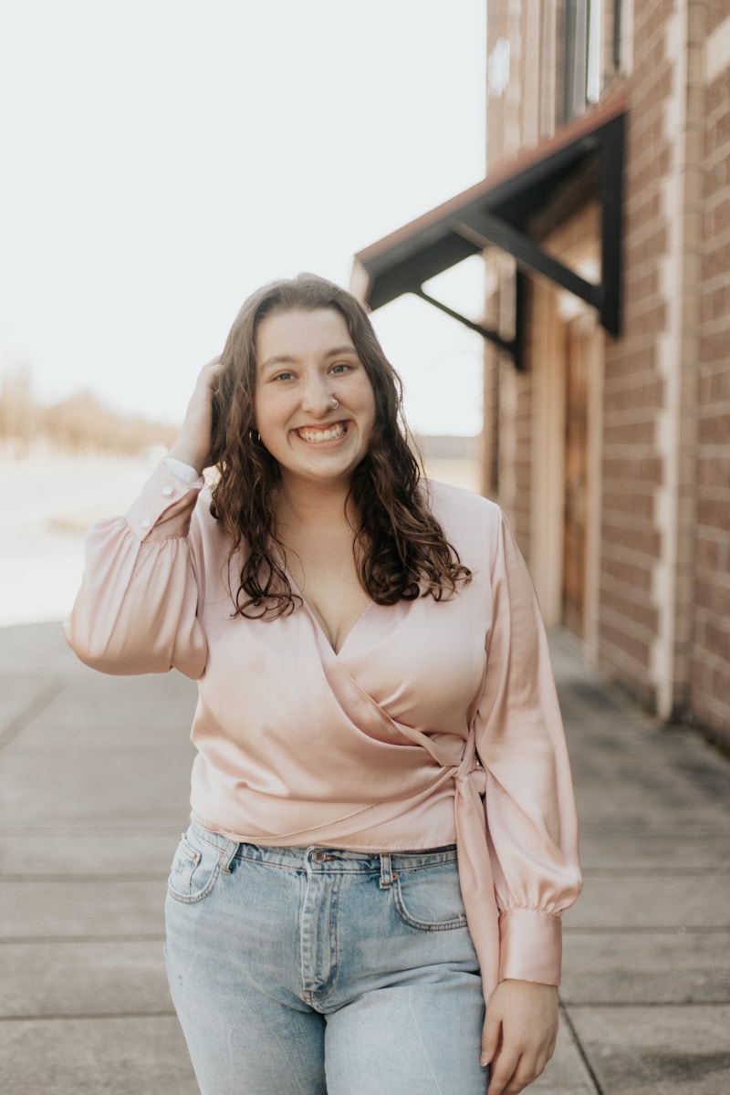 Embrace Your Curves: The Latest Trends in Plus Size Blouses!