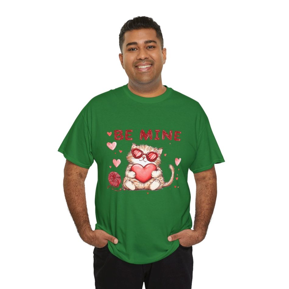 Cute Valentine Cat Be Mine Spects Wearing, Plus Size T-shirt Cute Valentine Cat Be Mine Spects Wearing, Plus Size T-shirt