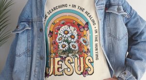 Easter Day T-shirt, Floral In Hurting There Was Jesus, Graphic Tees Plus Size